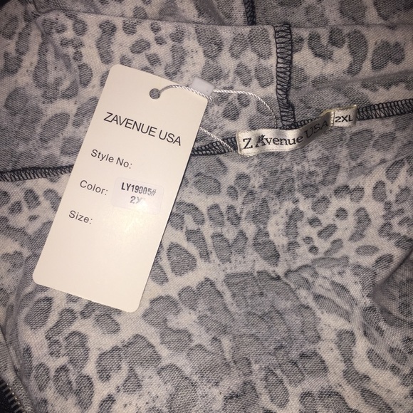 NWT plus size zip up hoodie - Picture 5 of 5